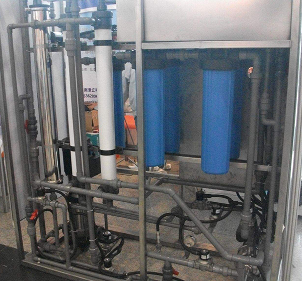 纯化水设备滤芯更换